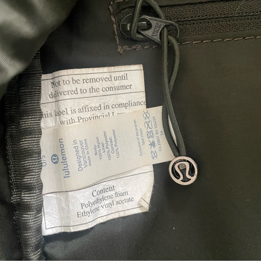 LULULEMON ATHLETICA Everywhere Backpack *17L Dark Olive Oil - Picture 16 of 16